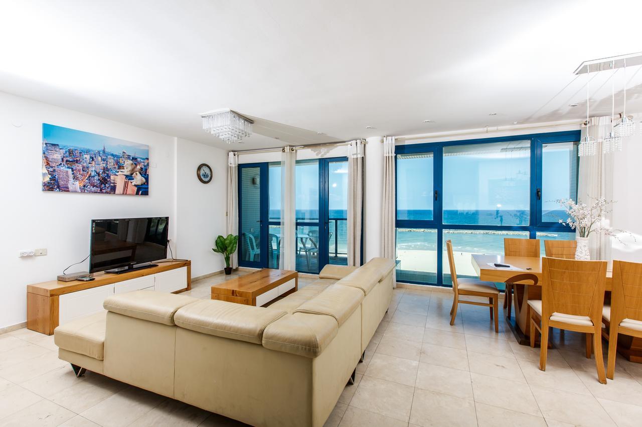 Ocean Front Apartments First Line To The Beach เทลอาวีฟ ภายนอก รูปภาพ