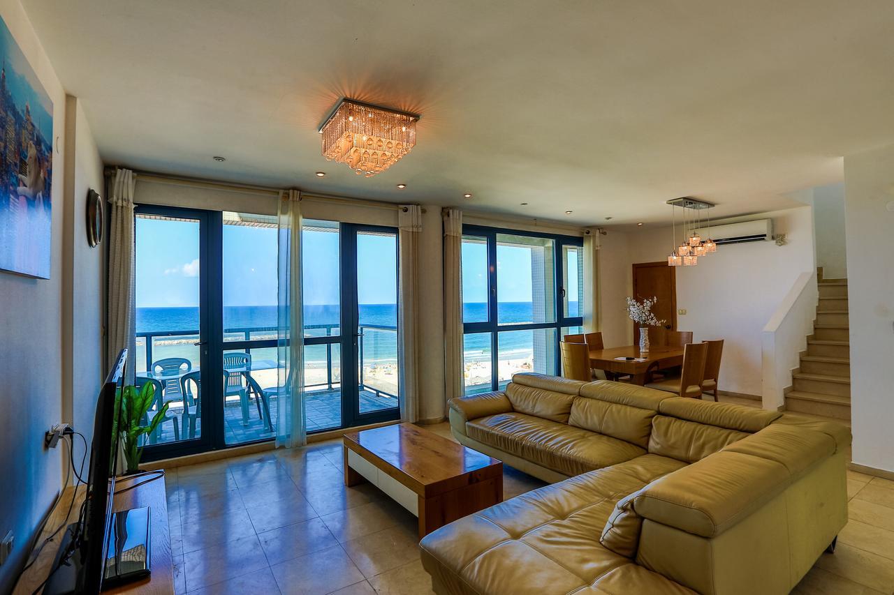 Ocean Front Apartments First Line To The Beach เทลอาวีฟ ภายนอก รูปภาพ