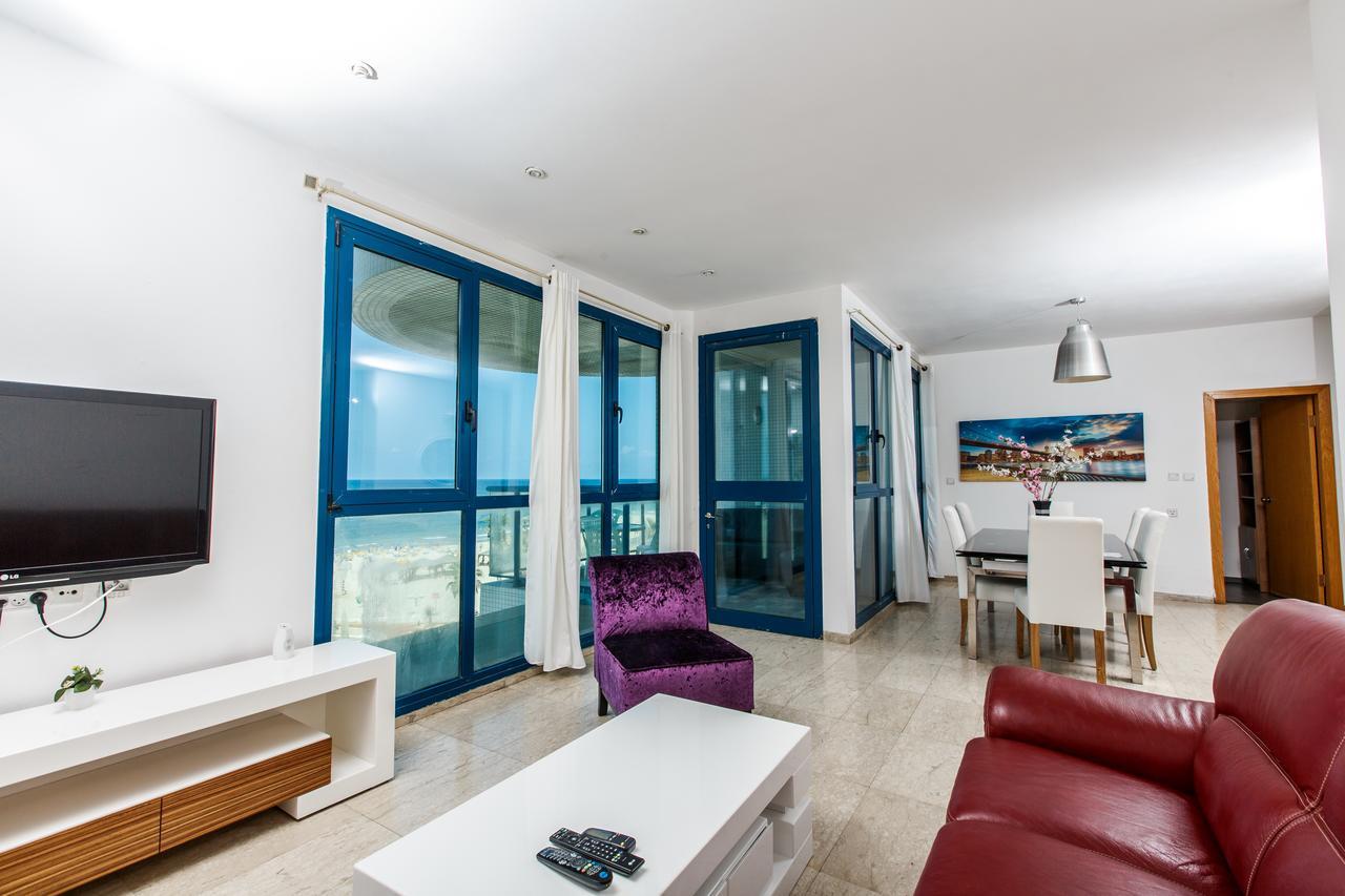 Ocean Front Apartments First Line To The Beach เทลอาวีฟ ภายนอก รูปภาพ