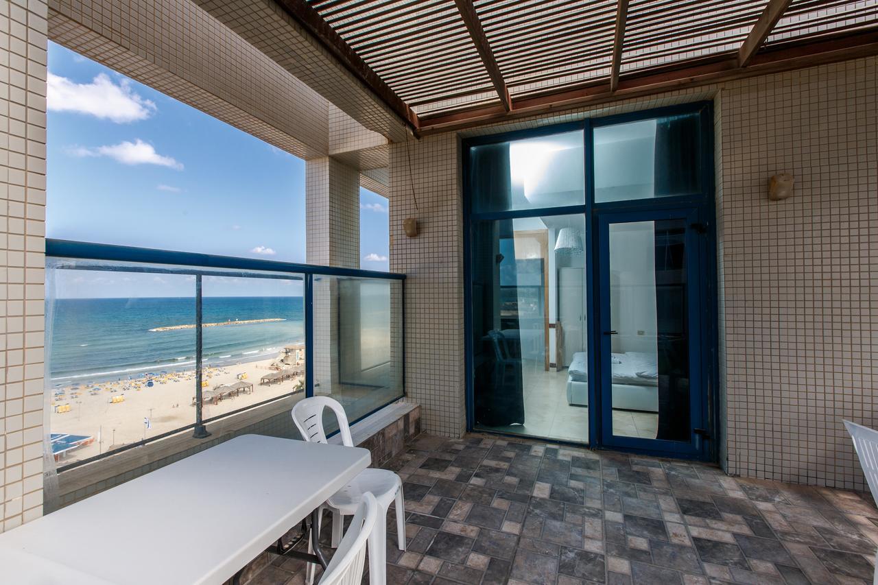 Ocean Front Apartments First Line To The Beach เทลอาวีฟ ภายนอก รูปภาพ