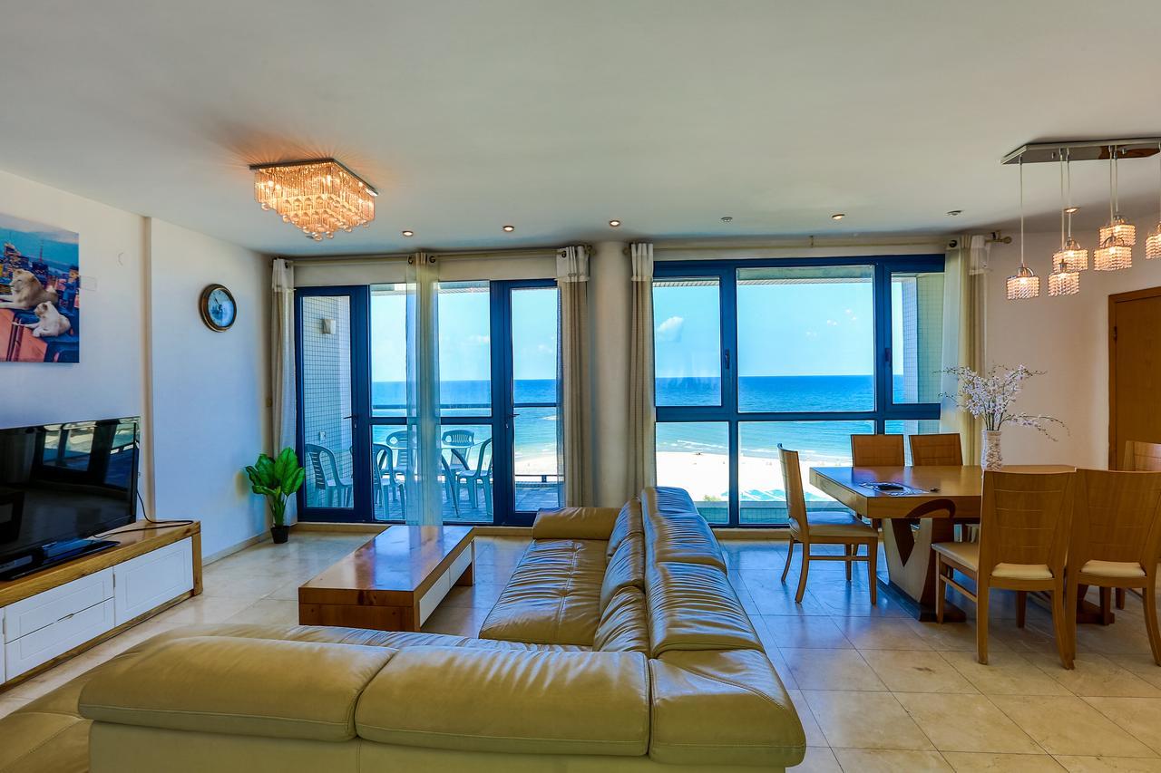 Ocean Front Apartments First Line To The Beach เทลอาวีฟ ภายนอก รูปภาพ