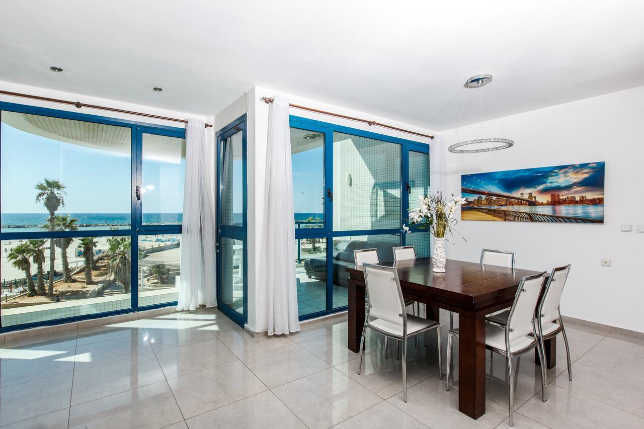Ocean Front Apartments First Line To The Beach เทลอาวีฟ ภายนอก รูปภาพ