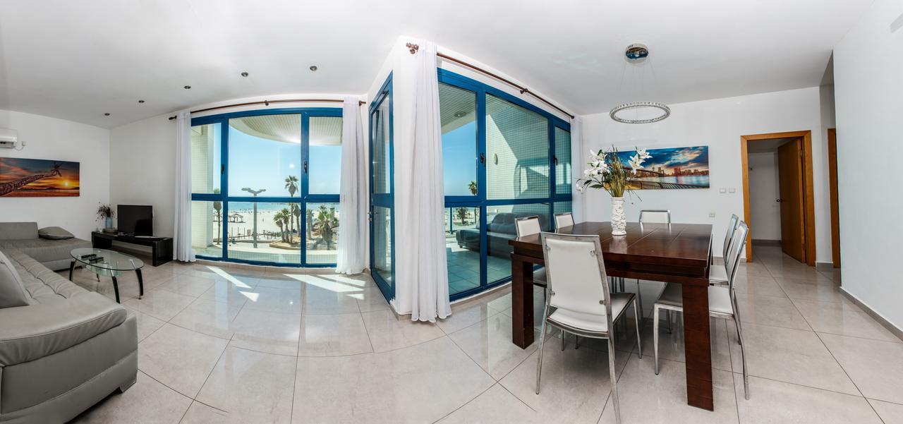 Ocean Front Apartments First Line To The Beach เทลอาวีฟ ภายนอก รูปภาพ