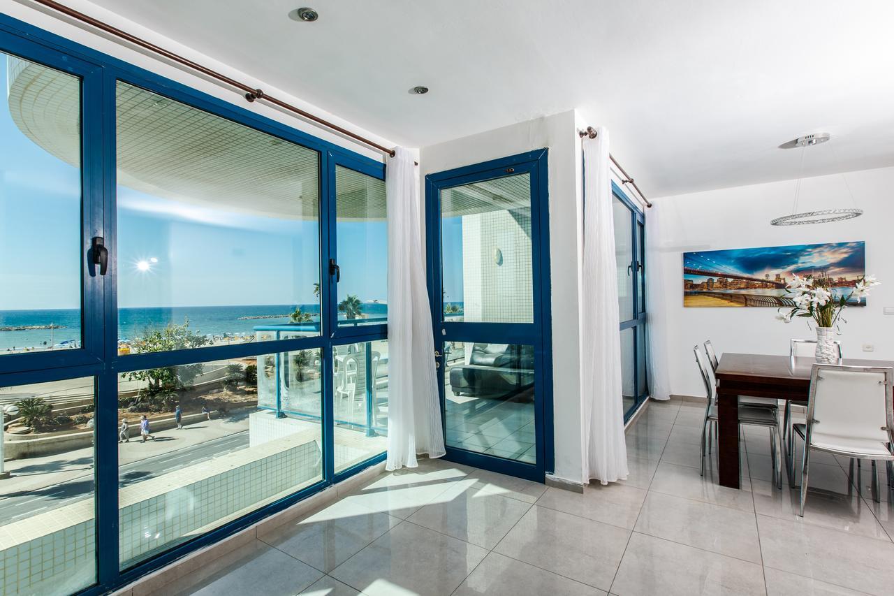 Ocean Front Apartments First Line To The Beach เทลอาวีฟ ภายนอก รูปภาพ
