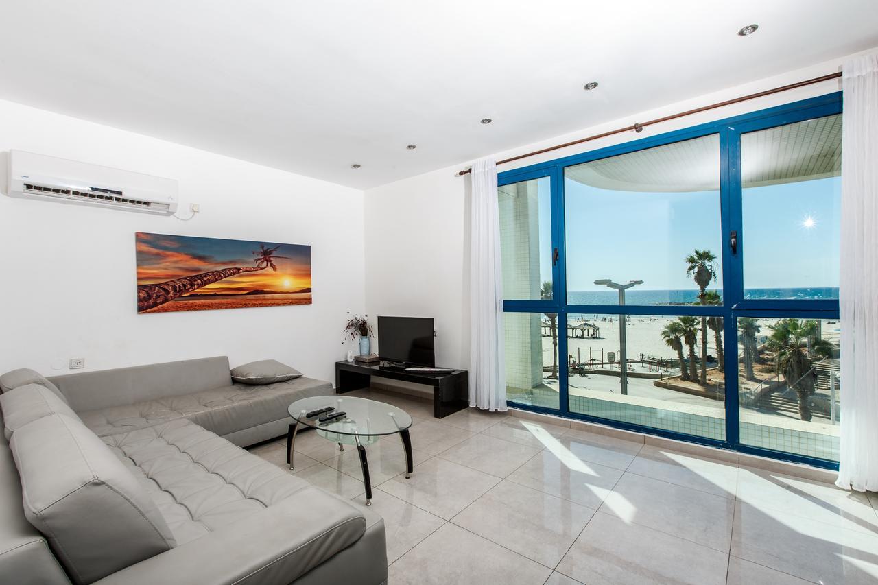Ocean Front Apartments First Line To The Beach เทลอาวีฟ ภายนอก รูปภาพ