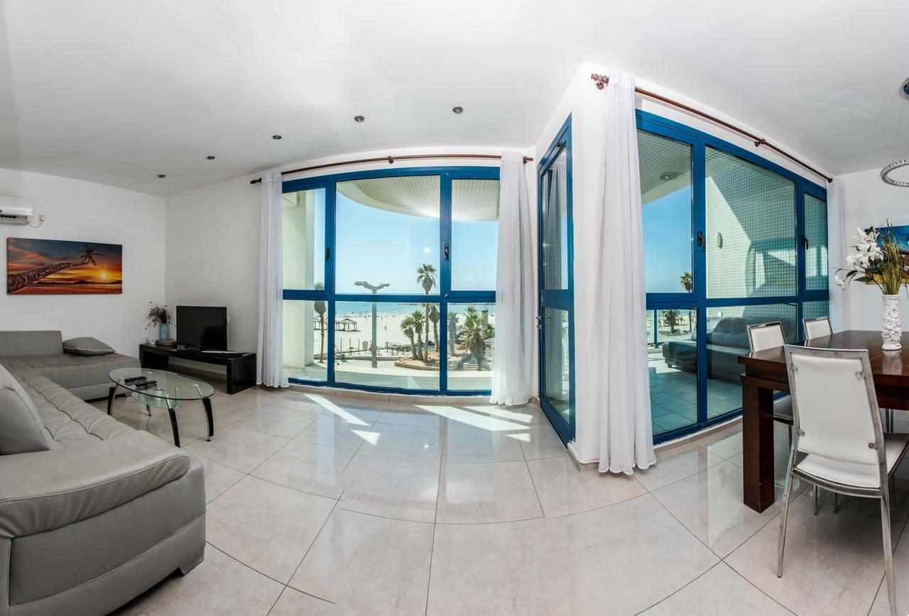 Ocean Front Apartments First Line To The Beach เทลอาวีฟ ภายนอก รูปภาพ