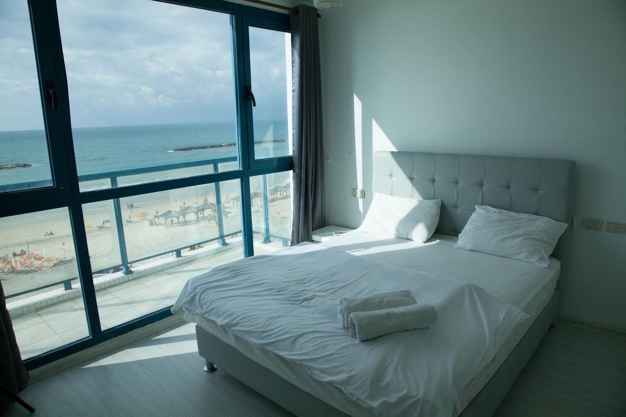 Ocean Front Apartments First Line To The Beach เทลอาวีฟ ภายนอก รูปภาพ