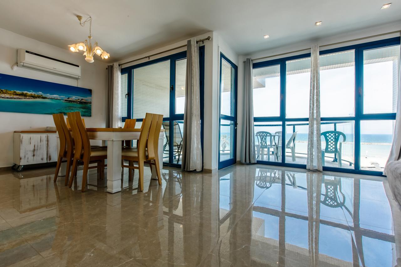 Ocean Front Apartments First Line To The Beach เทลอาวีฟ ภายนอก รูปภาพ