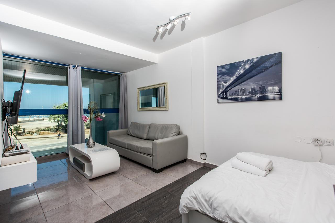 Ocean Front Apartments First Line To The Beach เทลอาวีฟ ภายนอก รูปภาพ