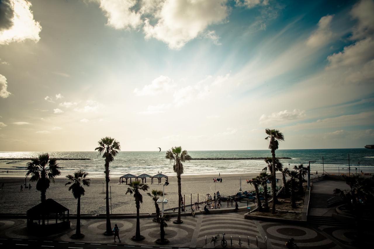 Ocean Front Apartments First Line To The Beach เทลอาวีฟ ภายนอก รูปภาพ